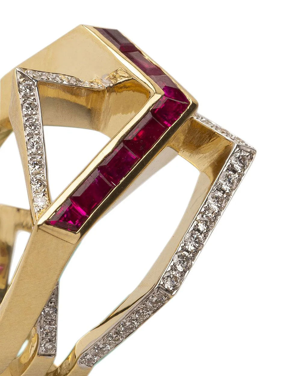 Figure Particuliere Diamond and Ruby Ring