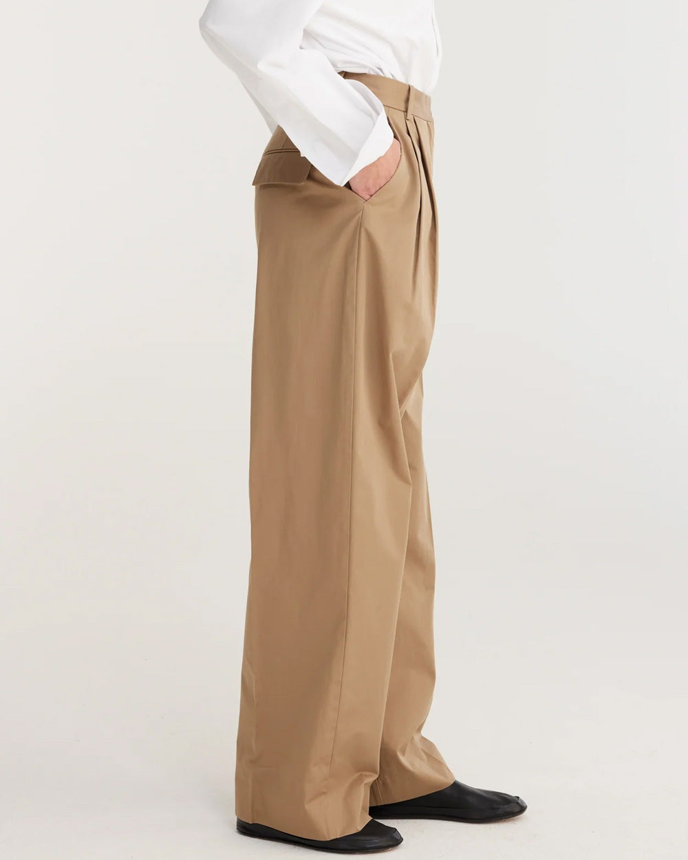 Toffee Wide Leg Pleated Chino
