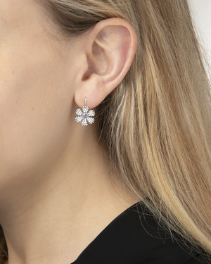18k White Gold Flower Earrings